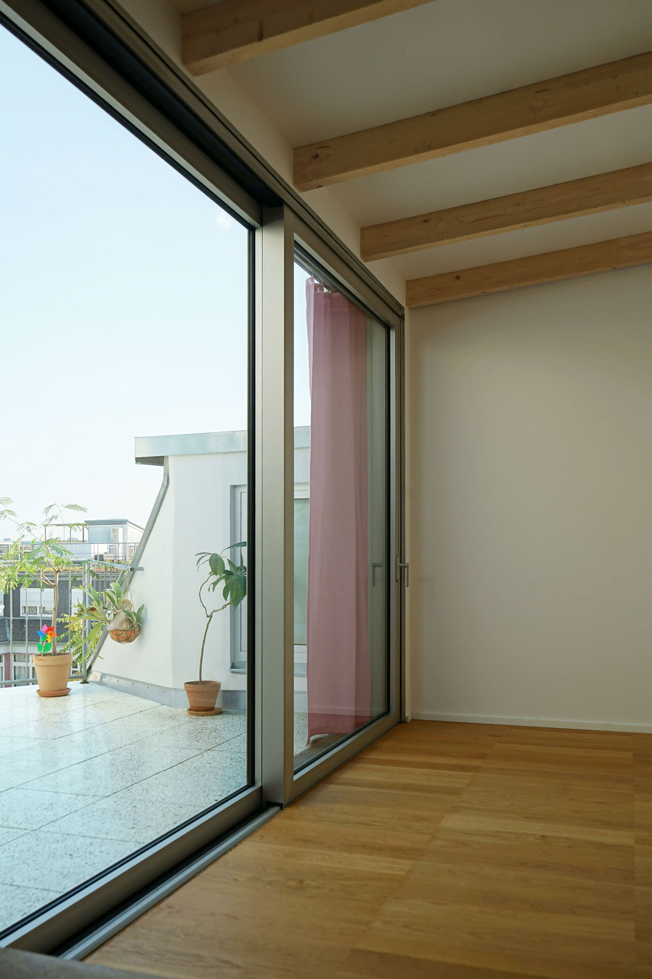3-INTO-STORIES-SAM-Dachaufstockung-Dachausbau-Berlin-Dachterrasse